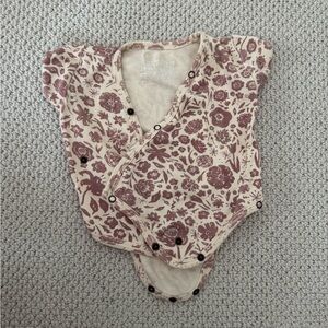 L’ovedBaby Floral 100% organic cotton Onesie, 3-6 months